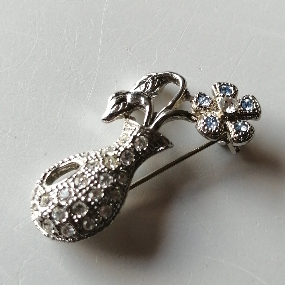 ✴️3/$25✴️Vintage Brooch Unisex Flower Vase Clear & Blue Diamanté Silverton - Picture 4 of 7